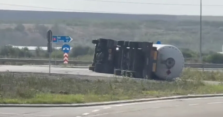 Autocisternă cu metan răsturnată pe DN24A, lângă Bârlad: traficul este blocat, se înregistrează pierderi de gaz, ISU intervine 1 video autocisterna cu metan rasturnata pe dn24a langa barlad traficul este blocat sunt pierderi de gaz isu intervine 68b6f84dbaee2