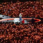 video chris martin a indemnat publicul sa trimita iubire familiei lui charlie kirk in timpul unui concert coldplay la londra 68cc17008ce4e