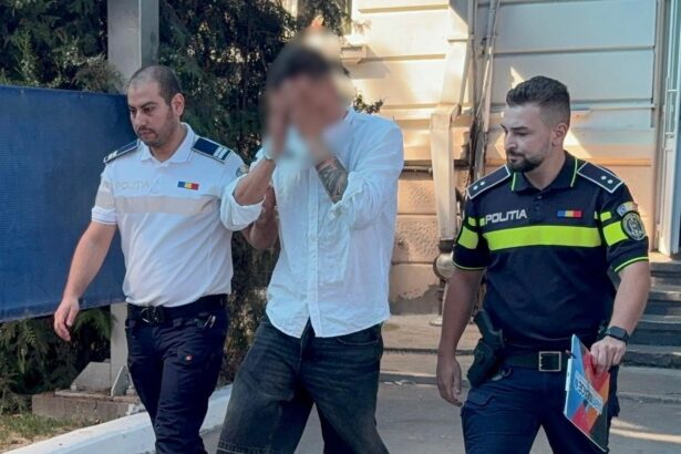 video constanta un barbat fara permis auto a accidentat o batrana si a fugit el a fost retinut si este propus spre arestare 68bd94c52e969