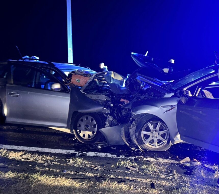 video doua autoturisme s au ciocnit pe dn 22 in zona popasului tasaul trei minori sunt implicati in impact 68d987b266afa