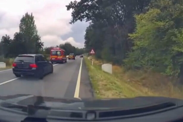 video soferi filmati in timp ce circulau cu viteza in spatele unui echipaj smurd incalcand reguli de circulatie 68c1334a74aaf