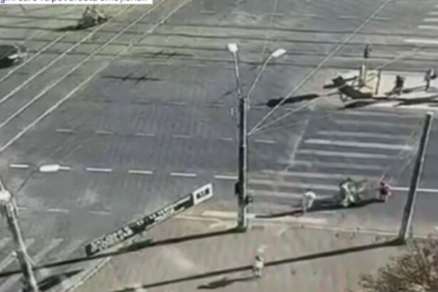video tanar cercetat pentru ucidere din culpa dupa ce a lovit cu trotineta o femeie pe o trecere din bucuresti momentul accidentului 68b6edaac0a16