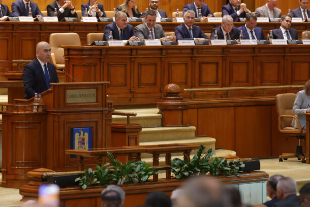 videofoto aur a prezentat motiunile de cenzura in parlament cu sala aproape goala opozitia acuza guvernul de terorism legislativ 68b9748d1215c