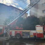 videofoto incendiu puternic la mansarda unui bloc din constanta un barbat in stare grava 68c6e644e1f96