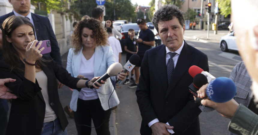 videofoto nicusor dan a deschis noul an scolar doar in calitate de parinte presedintele are o intalnire cu profesorii protestatari la ora 1330 68be9750e9602