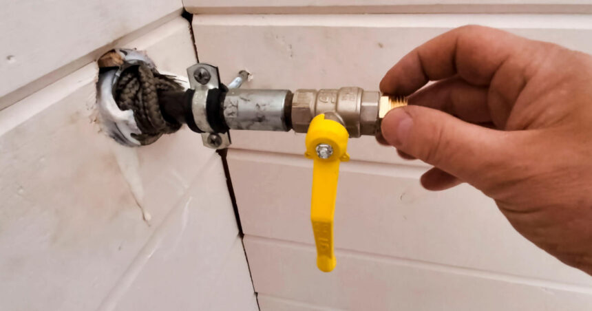 1000 de locuințe din sectorul 1 au rămas fără gaze din cauza unei avarii provocate de o firmă de construcții care efectua săpături 1 1000 de locuinte au ramas fara gaze in sectorul 1 din cauza unei avarii provocate de o firma de constructii care facea sapaturi 690372bb1751a