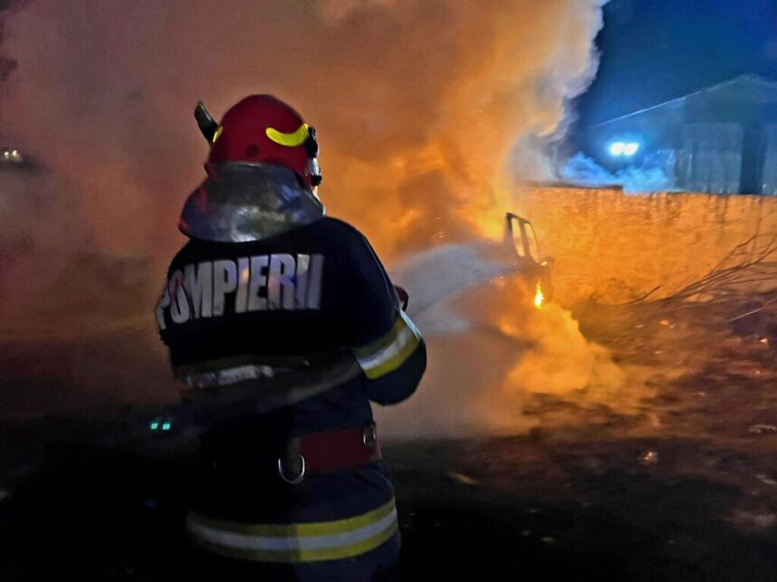 alerta arde un autoturism pe o strada din cobadin 68e57620de8d2