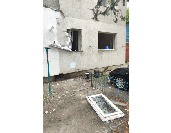 alerta explozie urmata de incendiu intr un bloc de garsoniere din murfatlar pompierii au intervenit de urgenta 68e0d565342a9