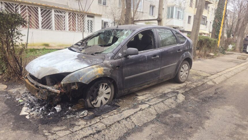 alerta la pompieri un autoturism a fost cuprins de flacari pe strada cismelei din constanta 68e13448ee2c9