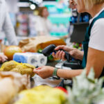 Amenzi pentru clienți și comercianți care încalcă legea în magazine și parcări. Obligația de a acorda prioritate. 5 amenzi pentru clientii si comerciantii care nu respecta legea in magazine si in parcari cand esti obligat sa acorzi prioritate 6902feb321957