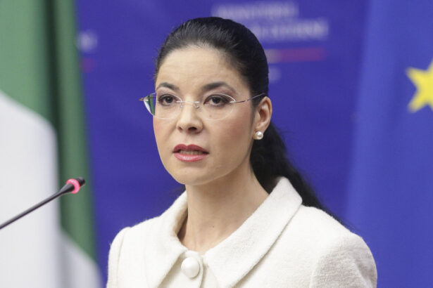 ana birchall si o presupusa cerere de colaborare cu cia de unde a plecat informatia si ce spune fosta consiliera prezidentiala 68e38f857656d