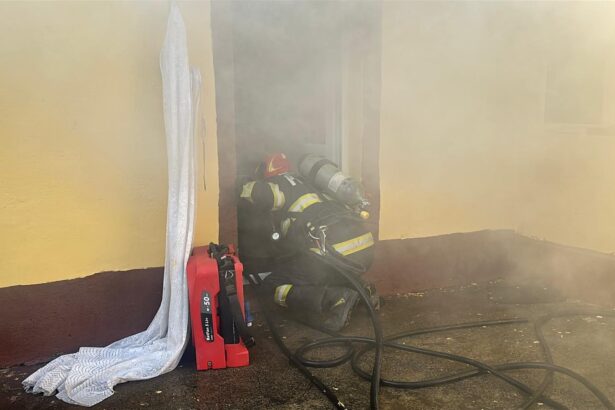 apel la 112 pentru o casa din cobadin inundata cu fum a fost trimis echipajul smurd 68fb95cde500d