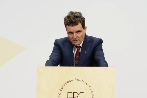 atacuri cibernetice actiuni secrete si propaganda ce contine raportul cu actiunile rusiei prezentat de presedinte liderilor europeni 68dfc193ce162