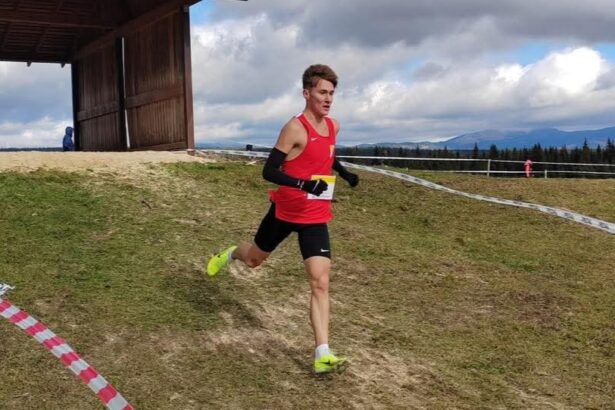 atletul de la cs medgidia alin mihai savlovschi pe podium la nationalele de cros u20 68ff8b402b585