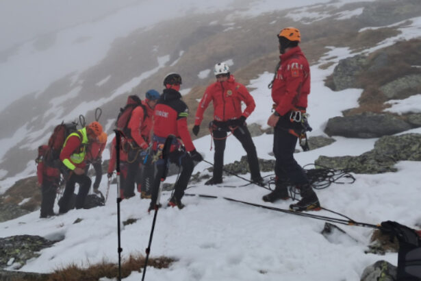 barbat plecat pe munte gasit intr un bordei al ciobanilor cu hipotermie si contuzii putin a lipsit ca deznodamantul sa fie altul 69024b6455c67