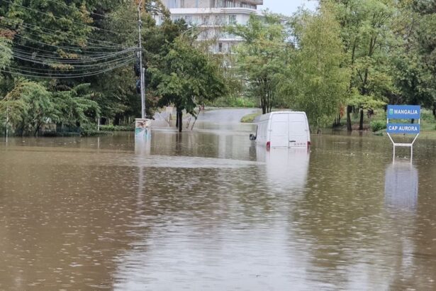 ciclonul barbara loveste judetul constanta in 24 de ore vor cadea ploi cat pentru o luna 68e4d54f351ae