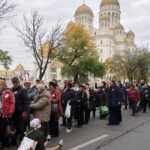 Cine este bărbatul reținut de jandarmi la Catedrala Națională pentru distribuirea de materiale legionare (surse) 5 cine este barbatul prins de jandarmi la catedrala nationala in timp ce distribuia materiale legionare surse 68ff9a49d33db
