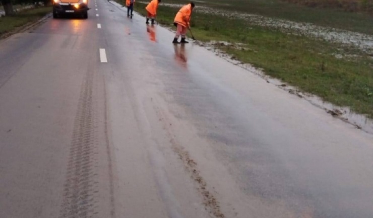 circulatie deviata pe dn2a la intrarea in localitatea crucea judetul constanta 68e74fadb6ad0