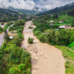cod rosu de inundatii pe rauri din mai multe judete avertismentul hidrologilor si masurile anuntate 68de62ec8df2f