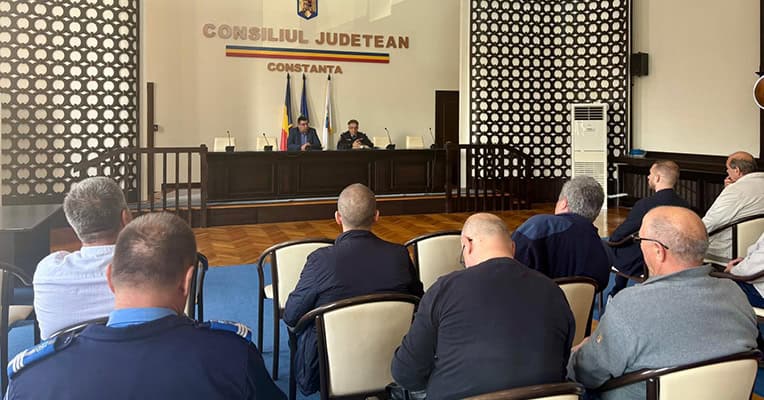 comitetul judetean pentru situatii de urgenta constanta convocat in contextul codului portocaliu de intensificari puternice ale vantului 68dd35882d532