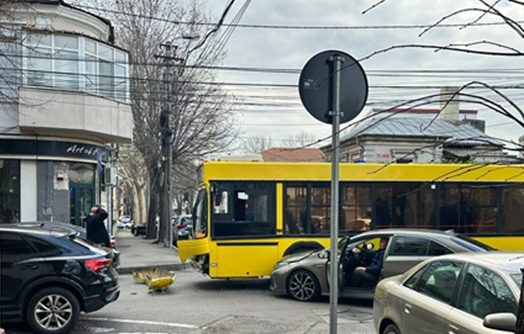 constanta accident pe i c bratianu intre un autobuz si un autoturism 68dd19266e315