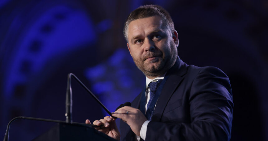 Ciprian Ciucu, despre lupta pentru Primăria Capitalei: „Mă aștept la un blat PSD-AUR. Deja sunt discuții pe sub masă” 1 exclusiv ciprian ciucu despre lupta pentru primaria capitalei ma astept la un blat psd aur deja sunt discutii pe sub masa 69027588df24c