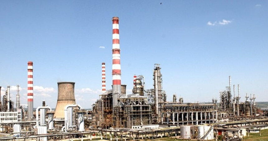 explozia de la rafinaria petrotel lukoil din ploiesti care este starea barbatului ranit si impactul incidentului asupra mediului 68f72f40f22a2