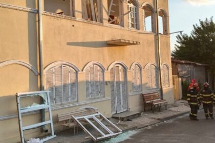explozie a unei butelii intr o locuinta din carcaliu judetul tulcea 68f15009409a6