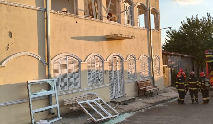 explozie a unei butelii intr o locuinta din carcaliu judetul tulcea 68f15009409a6