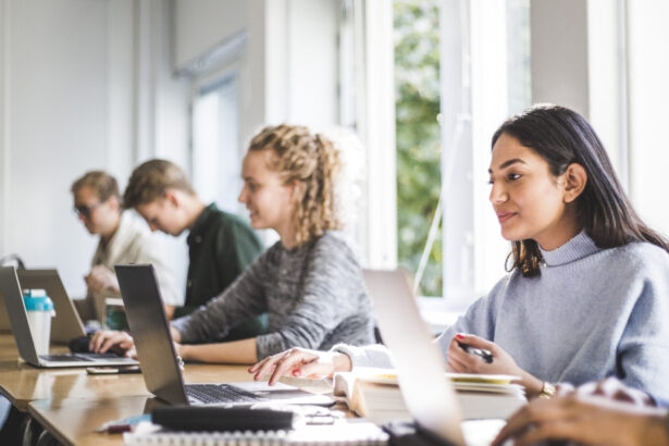 facilitati pentru studenti in bucuresti ce reduceri au la transportul in comun si unde pot beneficia de servicii cu tarife speciale 68de0a3cc1f27