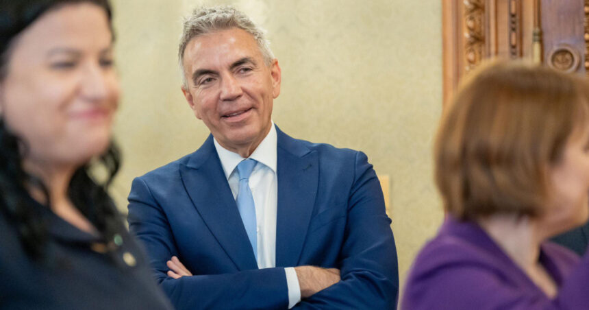 Fostul vicepremier Dragoș Anastasiu, despre Oana Gheorghiu: „Este o competiție care o sperie” 1 fostul vicepremier dragos anastasiu despre oana gheorghiu e o competitie care ii sperie 6903c011b8e0a