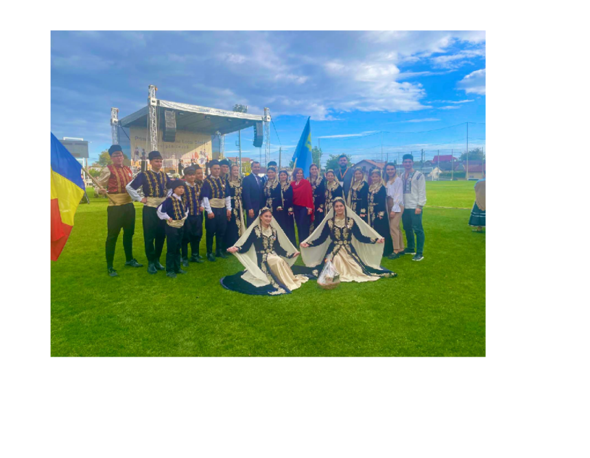 Ansamblul UDTTMR Can Renkler din Topraisar, ambasador al culturii tătare la Festivalul Toamnei de la Cârcea, județul Dolj 1 foto ansamblul udttmr can renkler din topraisar ambasador al culturii tatare la festivalul toamnei de la carcea judetul dolj 6900fb7757cbf