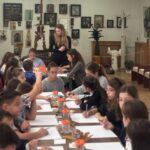 Arta a prins viață la Muzeul de Artă Constanța: ateliere creative și ghidaje captivante pentru elevi 5 foto arta a prins viata muzeul de arta constanta ateliere creative si ghidaje captivante pentru elevi 68ff78b93d3d3