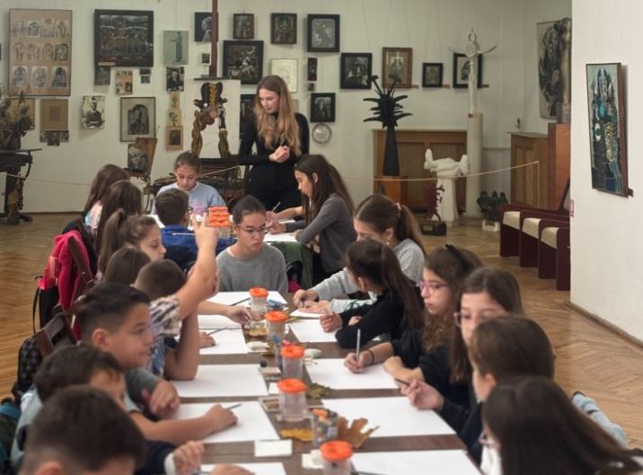 Arta a prins viață la Muzeul de Artă Constanța: ateliere creative și ghidaje captivante pentru elevi 1 foto arta a prins viata muzeul de arta constanta ateliere creative si ghidaje captivante pentru elevi 68ff78b93d3d3