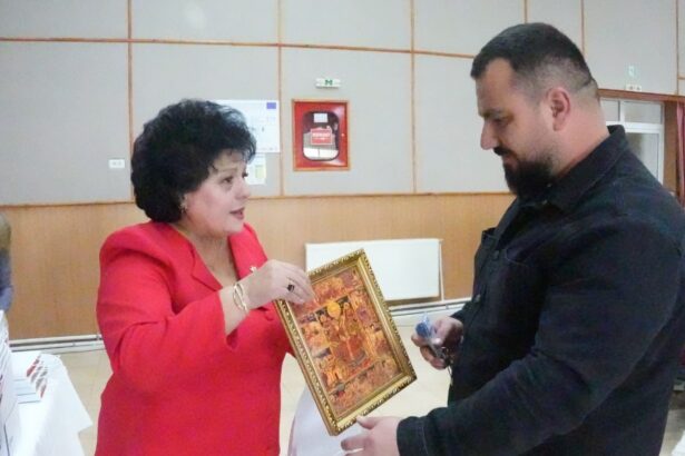 foto doua noi blocuri anl au fost finalizate la cumpana 64 de familii tinere au primit locuinte 6903825130363