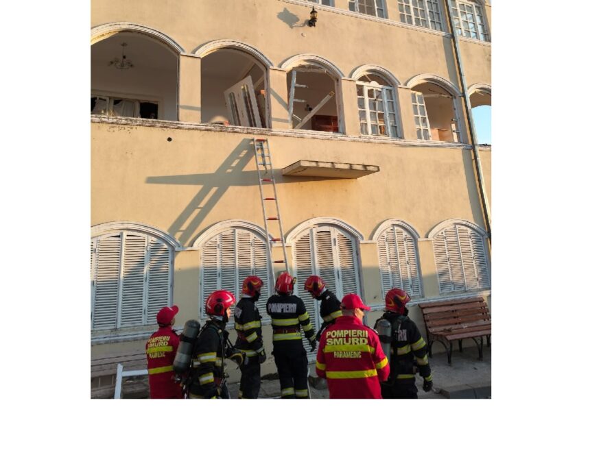 foto explozie intr o locuinta din macin o persoana a scapat ca prin minune dupa deflagratia unei butelii 68f12d0101818