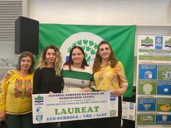 foto liceul tehnologic lazar edeleanu din navodari distins cu steagul verde la seminarul national ccdg 68ee6dd5d13ee
