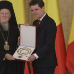 Nicușor Dan a semnat decretele pentru decorarea lui Bartolomeu I al Constantinopolului și a Patriarhiei Române. 5 foto nicusor dan a semnat decretele pentru decorarea lui bartolomeu i al constantinopolului si a patriarhiei romane 68ffba1123988