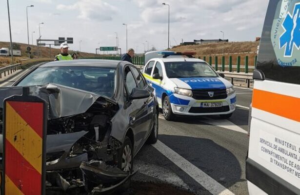 foto o masina a intrat in parapet la iesirea de pe autostrada a4 68dd271b5dbc3