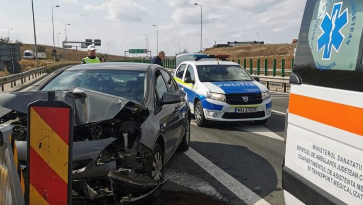 foto o masina a intrat in parapet la iesirea de pe autostrada a4 68dd271b5dbc3