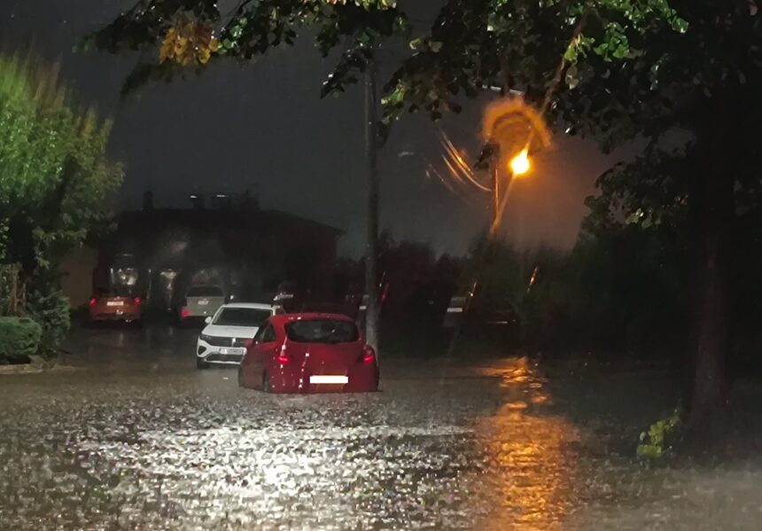 foto video furtuna a facut prapad in judetul constanta noaptea trecuta strazi si subsoluri de case inundate persoane blocate in autoturisme 68e0b234cc320