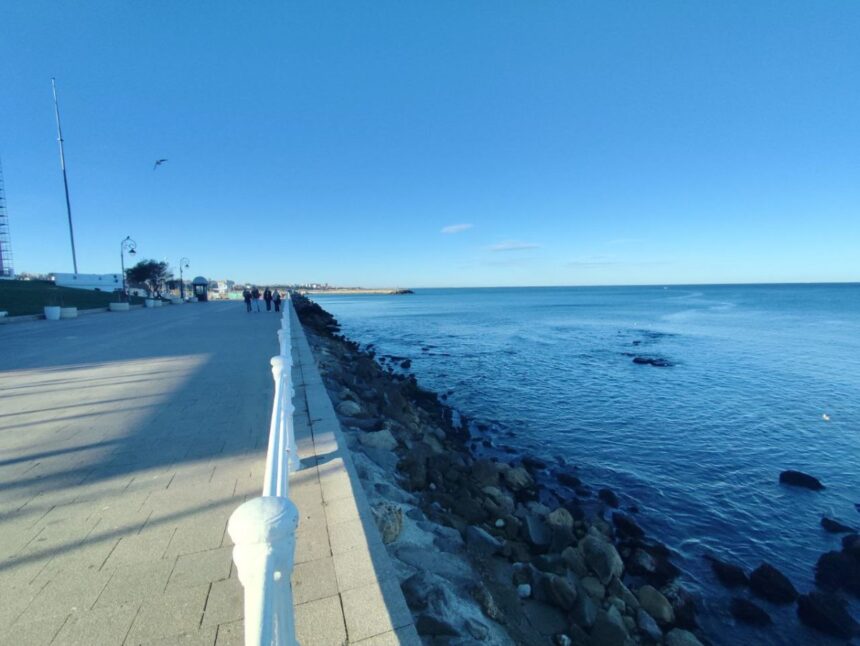 foto video imagini spectaculoase pe faleza cazinoului din constanta marea s a retras si a lasat la vedere pietrele ascunse de valuri 690259e4a99c6