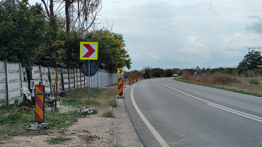 foto video la 2 mai au inceput lucrarile de amenajare a drumului ce va uni trotuarul statiunii de pista de biciclete din vama veche 68de725818f2c