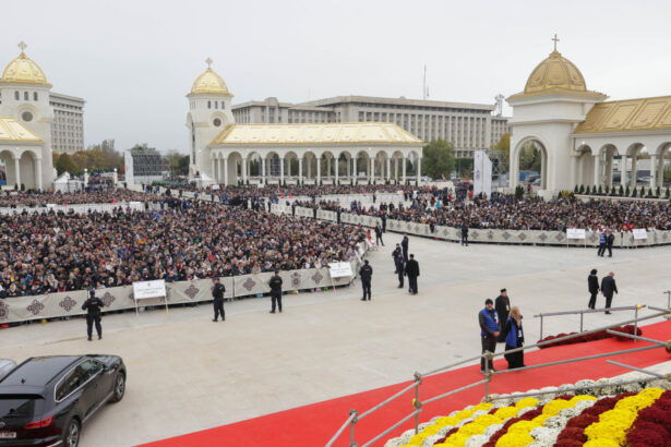 galerie foto cele mai impresionante momente de la inaugurarea catedralei nationale surprinse in imagini 68fe1b15d3b31