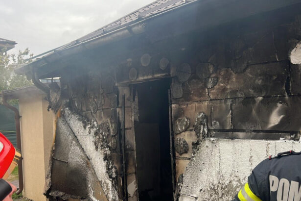 galerie foto incendiu la o magazie aflata langa un camin de batrani din cornetu pompierii au gasit o persoana moarta inauntru 68f3929e27c8e