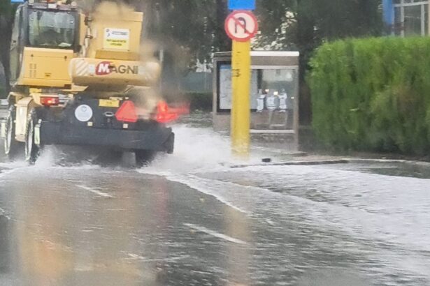 galerie fotovideo haos in constanta masini luate de viitura copaci prabusiti si inundatii situatia actualizata din oras si judet 68e6098c57d9d