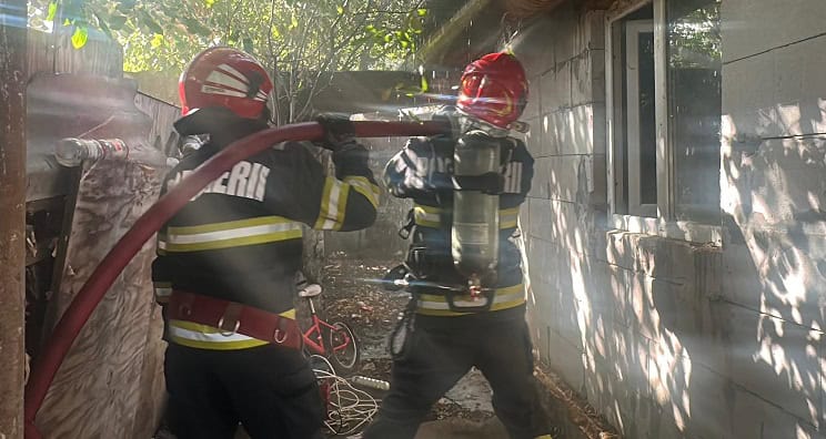 incendiu la o locuinta din municipiul tulcea 68dd2ab9f1a18