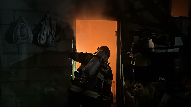 incendiu la un bloc din zona brotacei din constanta peste 20 de persoane evacuate 68f5cdb8c0ed4