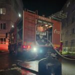incendiu puternic la un apartament din constanta un barbat resuscitat si transportat la spital 12 persoane s au autoevacuat 68e88d24d9fb9