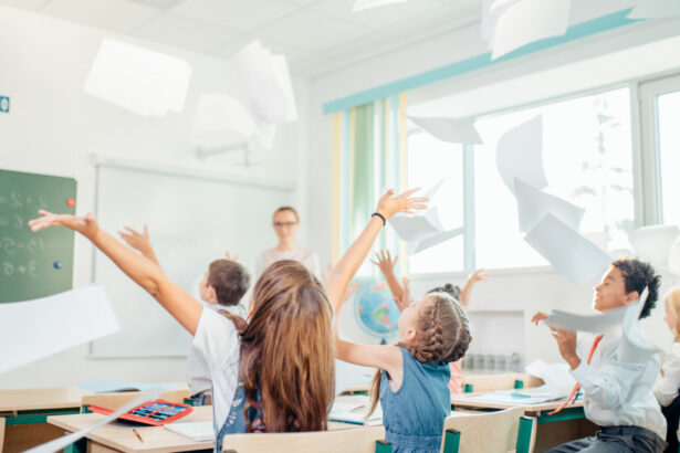 incepe vacanta de toamna 2025 elevii intra in prima pauza a anului scolar cand este programat al doilea modul de cursuri 68fb079a601e0